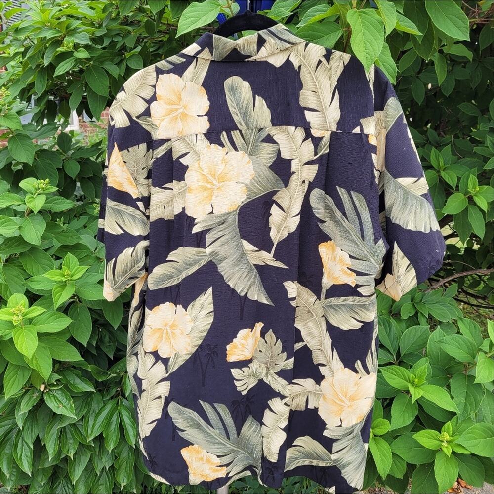 Platinum Tropical Floral Silk Shirt size Medium - Picture 2 of 13